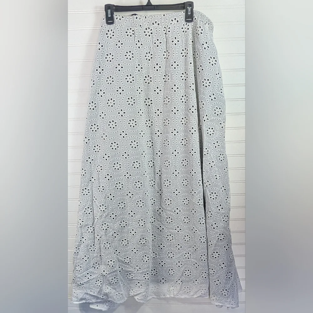 Pari Passu NWOT White Eyelet Over Black Maxi Elastic Waist Skirt Size 20 - Picture 4 of 11